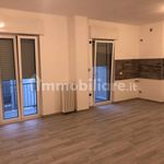 Affitto 4 camera appartamento di 173 m² in Bari
