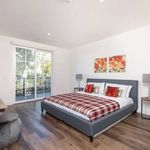 Rent 3 bedroom apartment of 149 m² in Los Angeles
