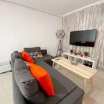 Rent 4 bedroom apartment of 98 m² in València