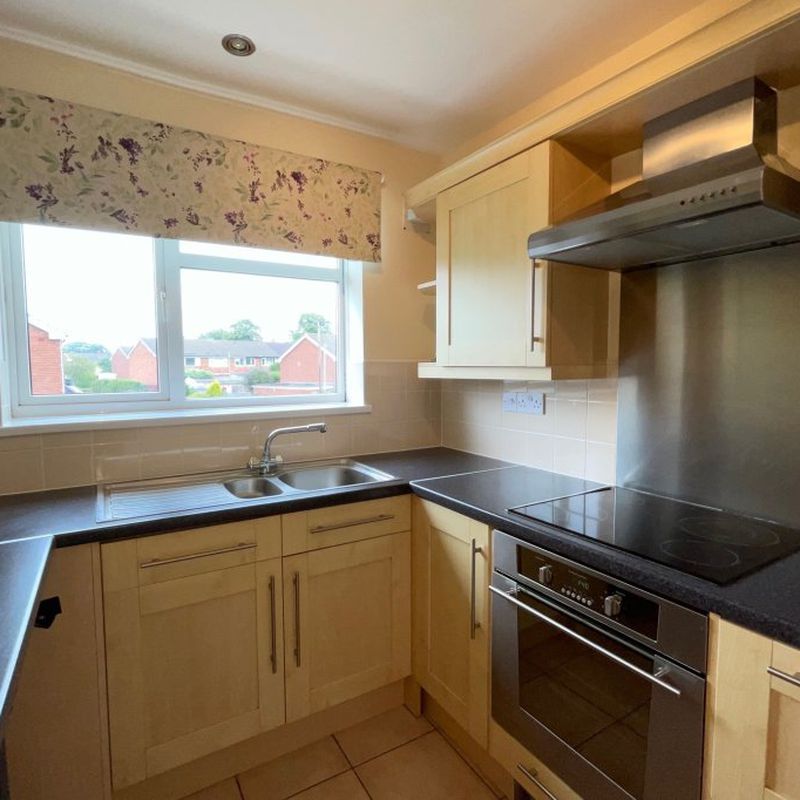 2 bedroom property to let in Abnalls Court, Lichfield - £995 pcm Leomansley