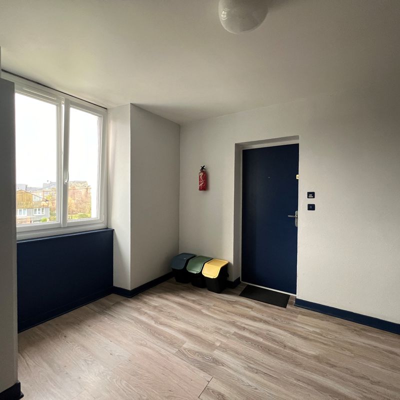 En location Appartement 2 pièces 40 m Saint-Calais-du-Désert