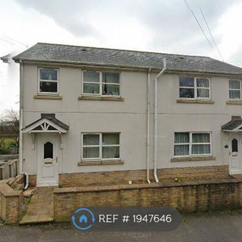 Semi-detached house to rent in Gwscwm Road, Burry Port SA16