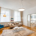 Pronajměte si 4 ložnic/e byt o rozloze 142 m² v Praha