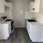 Rent 1 bedroom apartment of 55 m² in Huntington Beach