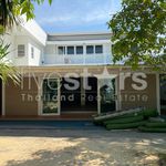 Rent 5 bedroom house of 400 m² in Phra Khanong Nuea