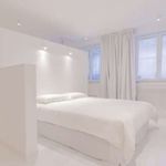 Rent 1 bedroom apartment of 116 m² in Bruxelles