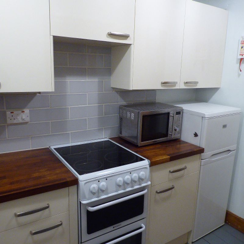 Part-furnished 2 bedroomed  flat Dalry
