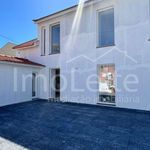 Rent 2 bedroom house of 130 m² in Porto