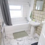Rent 4 bedroom house in Greenford