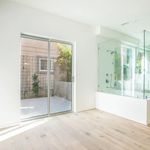 Rent 2 bedroom apartment of 130 m² in Santa Monica