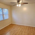 Rent 4 bedroom apartment of 74 m² in Long Beach