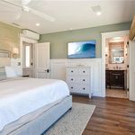 Rent 4 bedroom apartment of 167 m² in Newport Beach