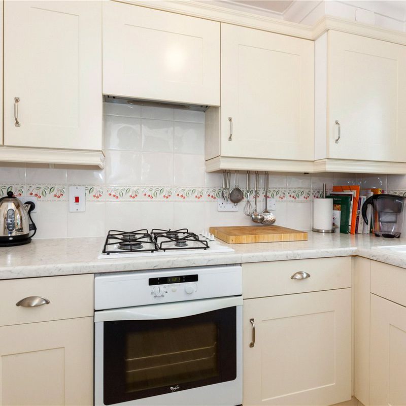 apartment for rent at Grove Court, Newtown Road, Newbury, Berkshire, RG14, England