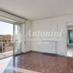 Rent 2 bedroom house of 93 m² in Roma