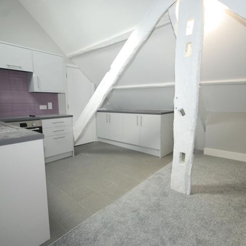 Room to rent in Queen Annes, High Street, Bideford EX39