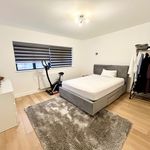 Rent 4 bedroom house in Edgware