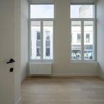 Huur 3 slaapkamer appartement van 210 m² in Kortrijk