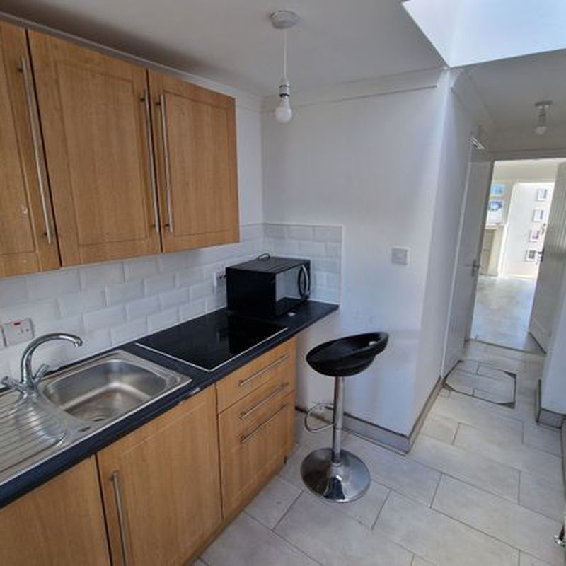 Flat to rent in Mile Road, Bedford MK42 Eastcotts