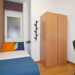 Rent a room of 90 m² in Barcelona