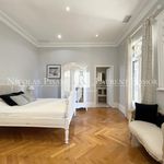 Rent 5 bedroom house of 300 m² in Villefranche-sur-Mer