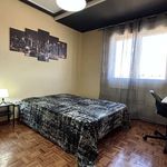 Rent a room of 130 m² in Alcalá de Henares