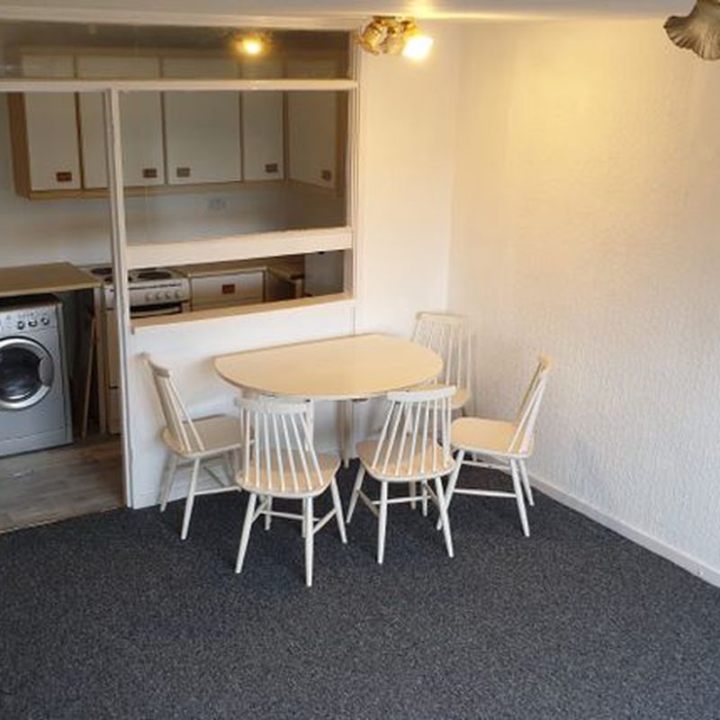 Flat to rent in Handcross Road, Luton LU2 Wigmore