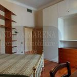 Affitto 5 camera appartamento di 105 m² in Firenze
