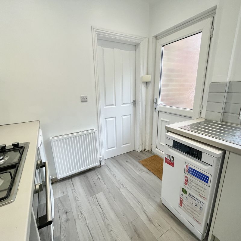 4 bedroom property to let in Pisgah House Road, Sheffield, S10 5BJ - £1,300 pcm Broomhill