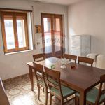 Affitto 4 camera casa di 139 m² in Fabrizia