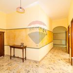 Affitto 6 camera appartamento di 186 m² in Paternò
