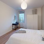 Appartement de 66 m² avec 4 chambre(s) en location à Vénissieux