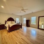 Rent a room of 287 m² in East Quogue
