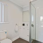 Rent 3 bedroom house of 470 m² in Mackay