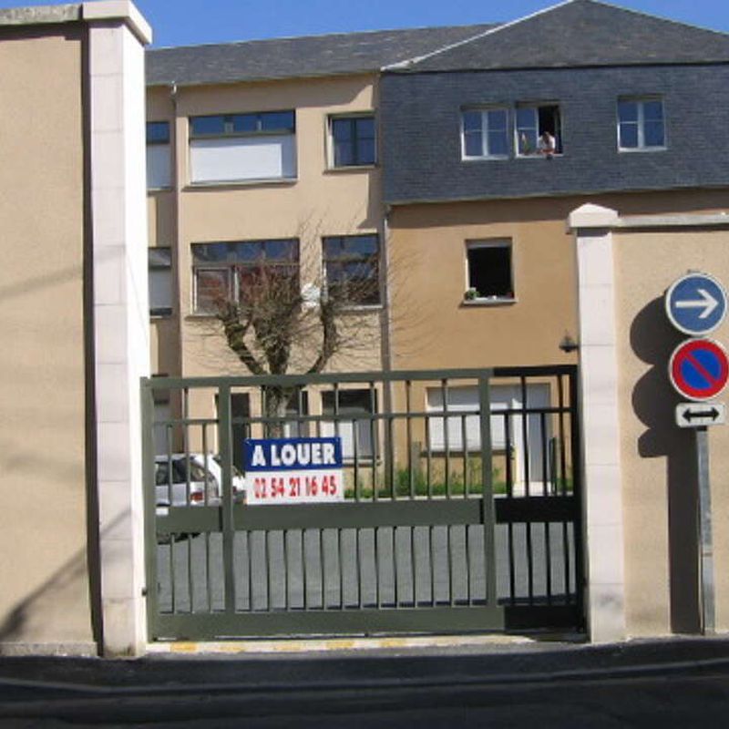 Location appartement 4 pièces 86 m² Issoudun (36100)