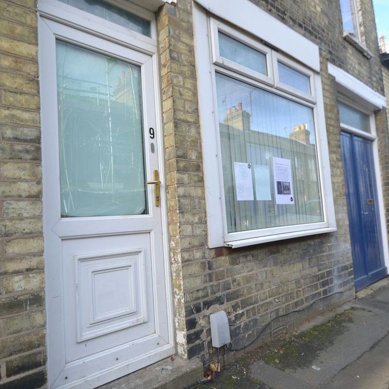 Flat to rent on Romsey Town