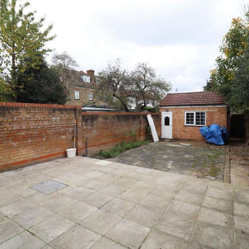 Room in a 6 Bedroom Apartment, Thornbury Rd, Isleworth, TW7 4QE Osterley