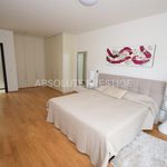 Rent 4 bedroom house of 330 m² in Marbella