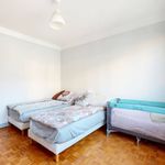 Rent 11 bedroom house of 271 m² in Pantin