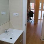 Rent a room of 68 m² in Sevilla