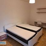 Affitto 4 camera appartamento di 77 m² in Bologna