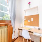 Rent a room of 122 m² in Milan