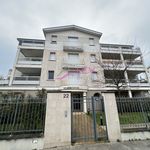 Rent 3 bedroom apartment of 105 m² in Trappes