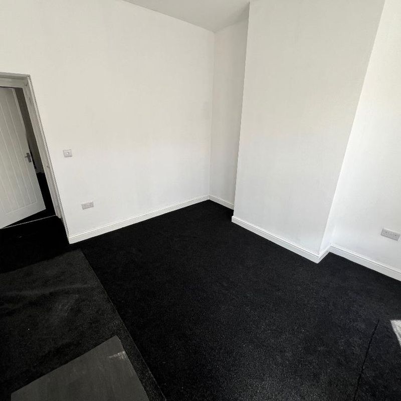 2 bedroom terraced house to rent Smethwick