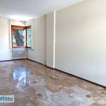 Affitto 5 camera appartamento di 150 m² in Milano