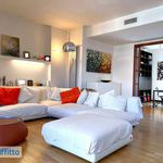 Affitto 6 camera appartamento di 223 m² in Milano