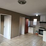 Rent 3 bedroom house of 256 m² in Soweto