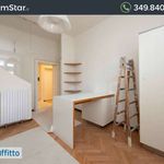 Affitto 6 camera appartamento di 220 m² in Milan