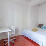 Rent a room of 160 m² in Lisboa