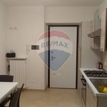 Affitto 3 camera appartamento di 60 m² in Ancona