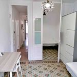 Rent 5 bedroom apartment of 65 m² in Barcelona